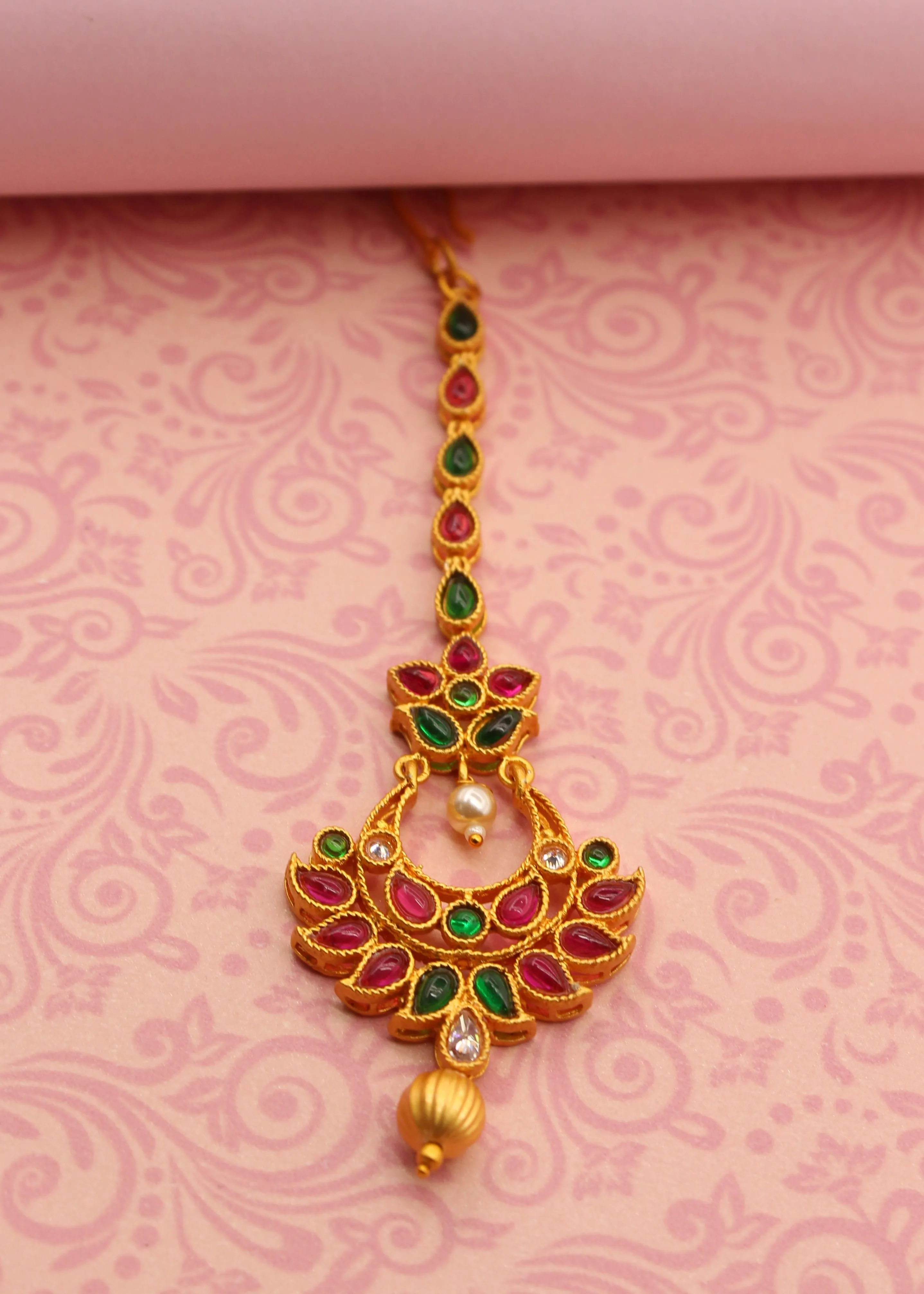 ALLURING PESHWAI BINDI