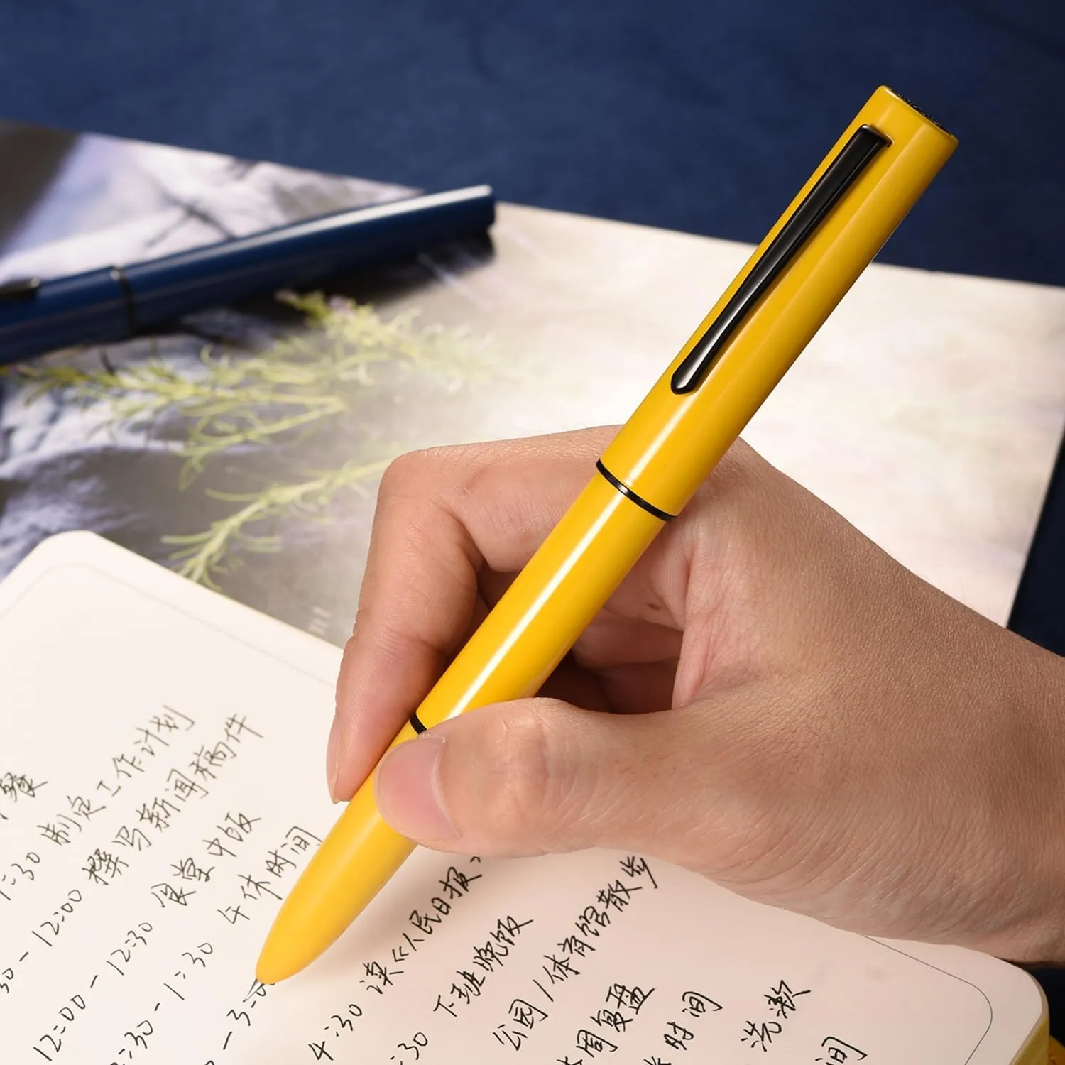 Hongdian C1 Fountain Pen Extra Fine Nib, Snow White & Classic Retro Design Metal Pen with Ink Converter