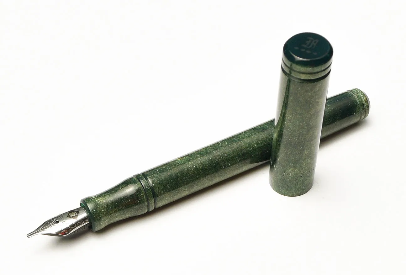 Model 20 Marietta Fountain Pen - Diamondcast Green