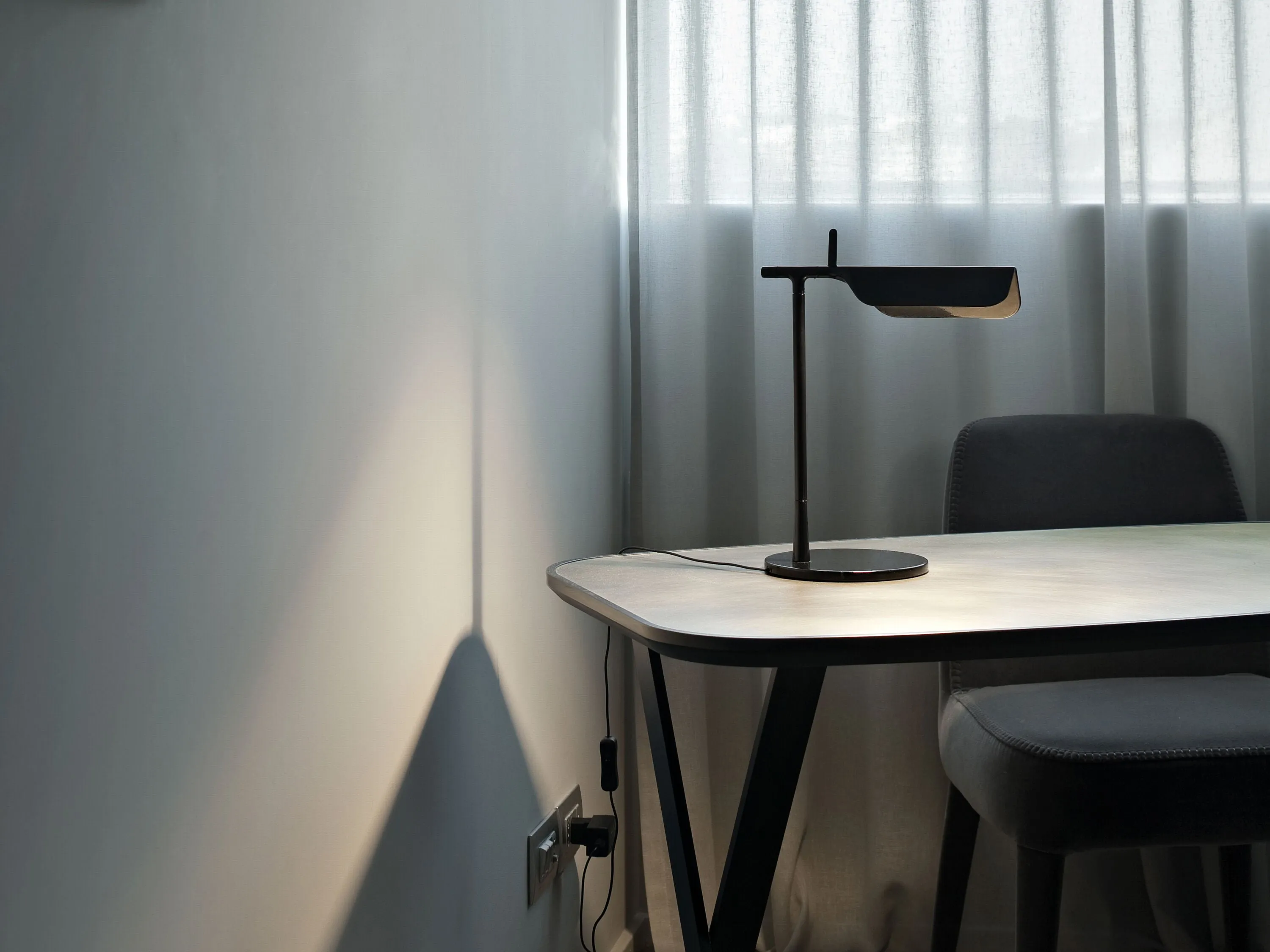 The Tab Table/floor lamp Italy postmodern design