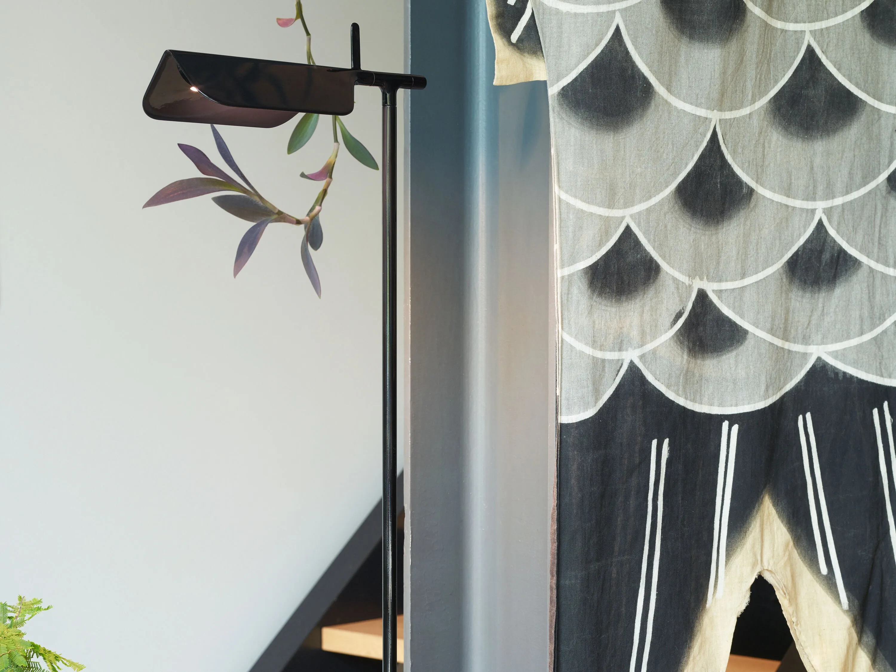 The Tab Table/floor lamp Italy postmodern design